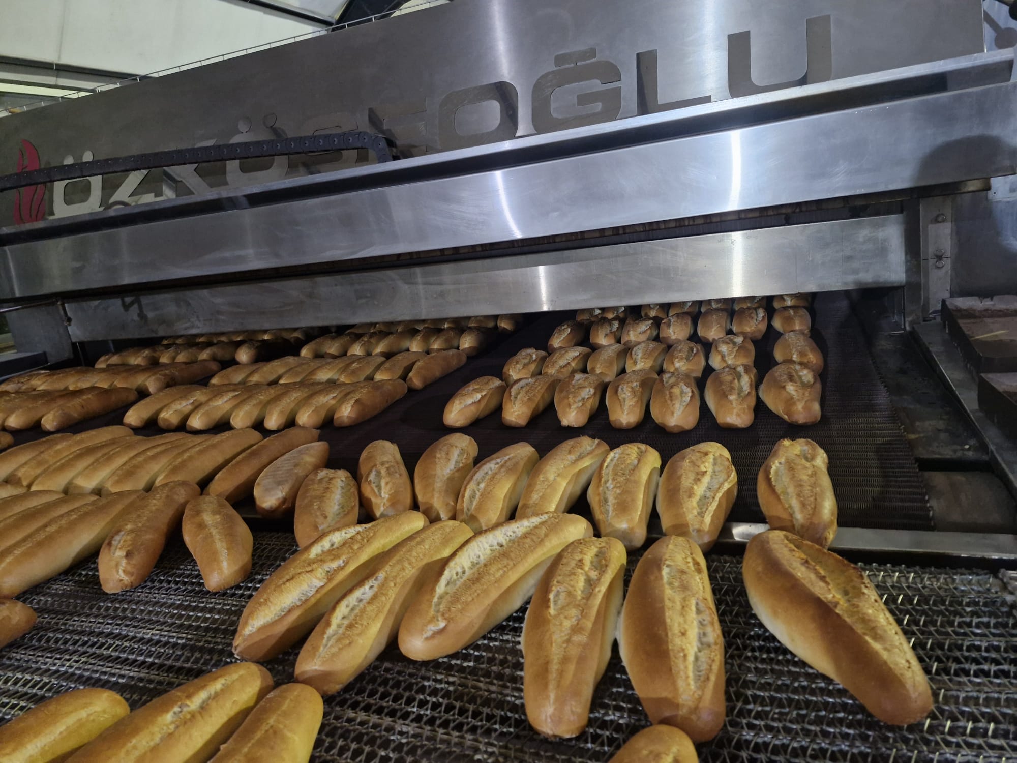 Belediyeden günde 40 bin ekmek