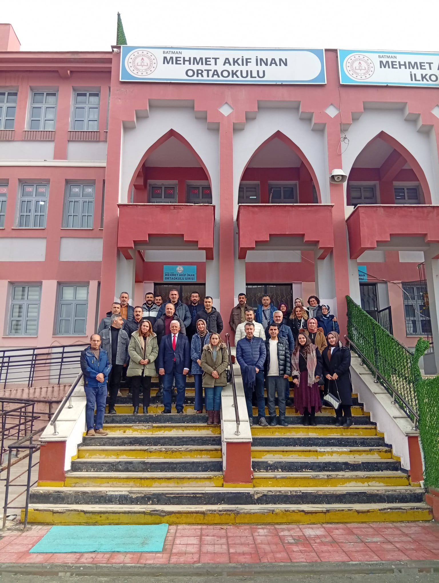 45 Yıllık çınar emekliye ayrıldı