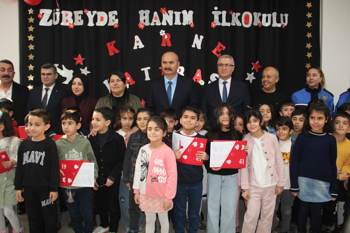 170 Bin öğrenci karnesine kavuştu