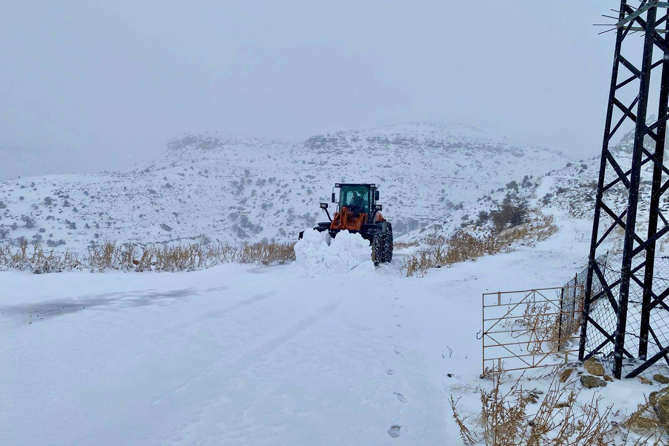 Antik kentte kapanan köy yolları açıldı