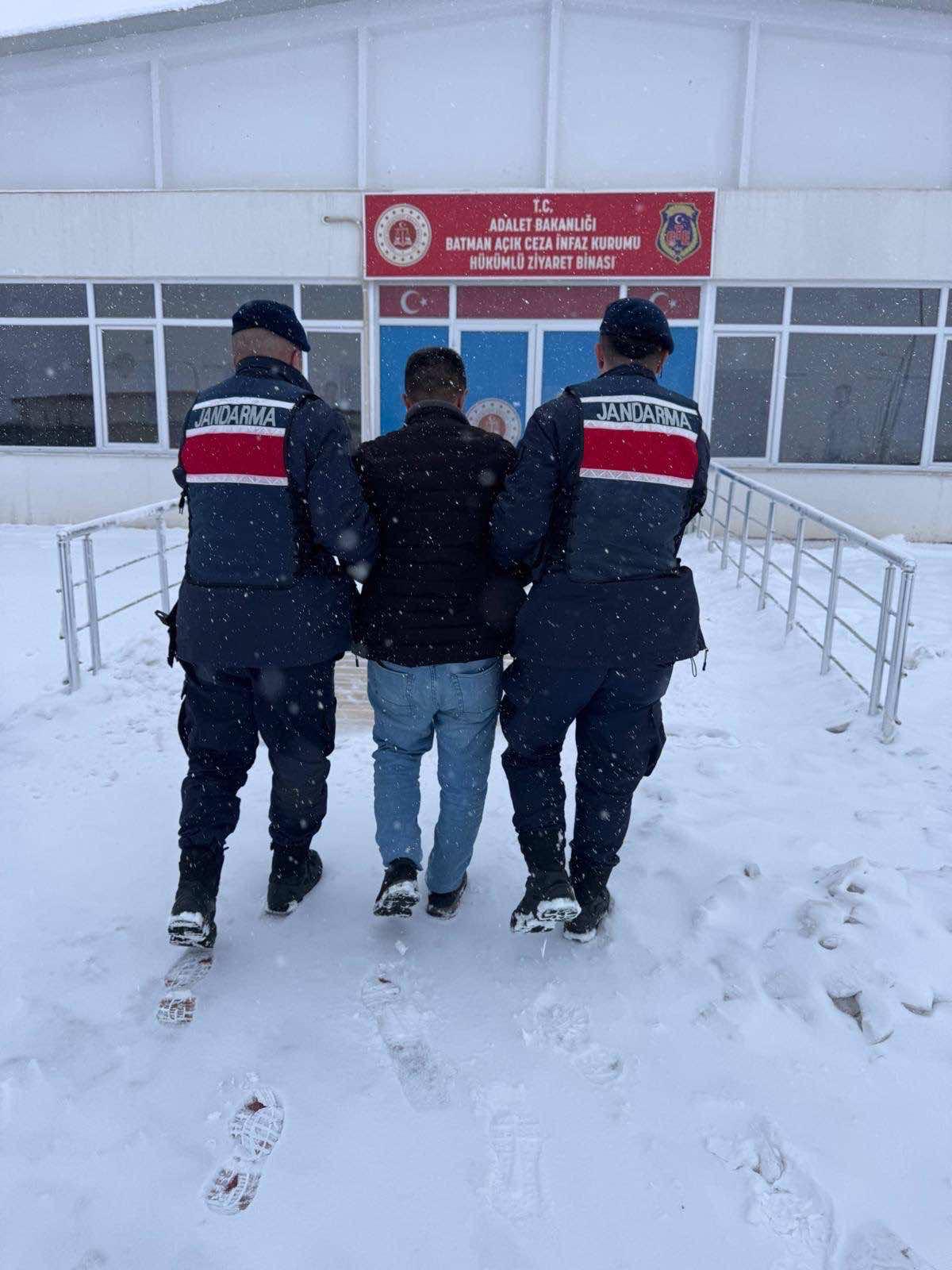 Aranan 23 şahıs yakalandı