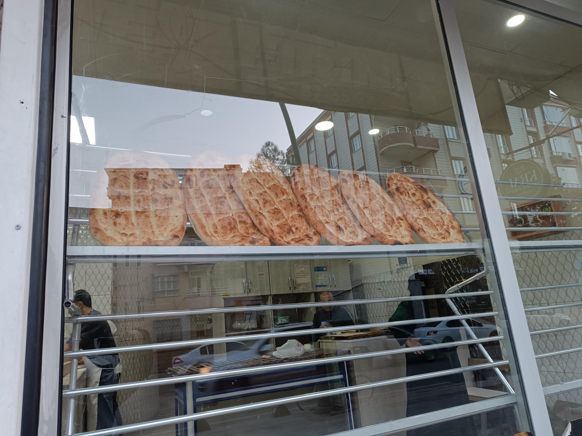 ‘Askıda Ekmek’ dayanışması