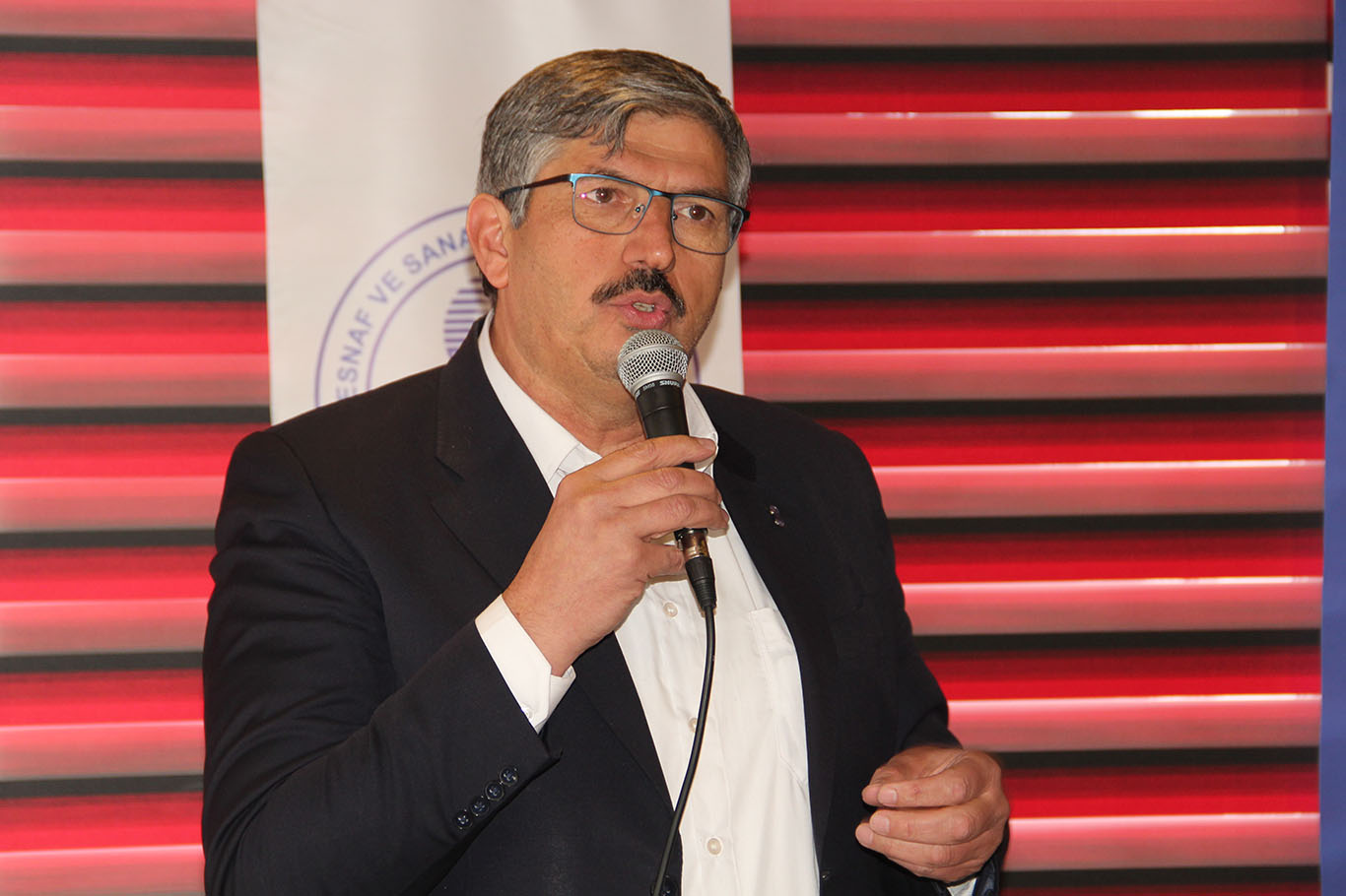 “Esnaflarımızı oy kullanmayı bekliyorum”