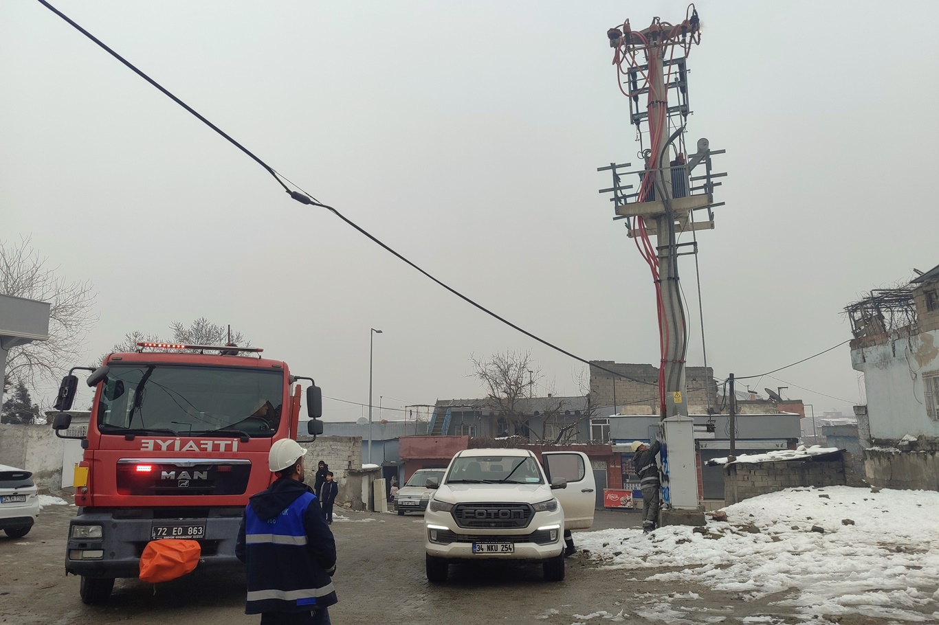 İluh’ta elektrik trafosu patladı