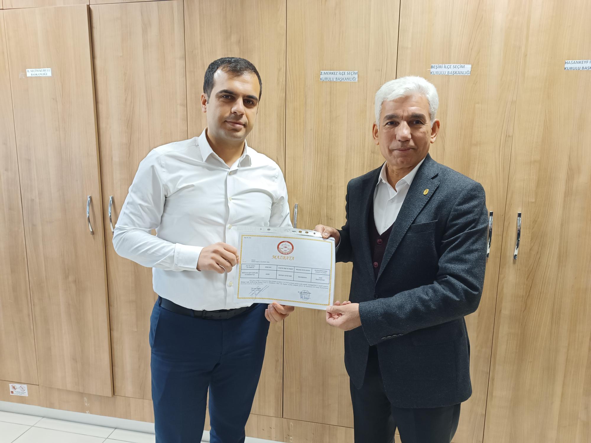 Kaplan, mazbatasını aldı