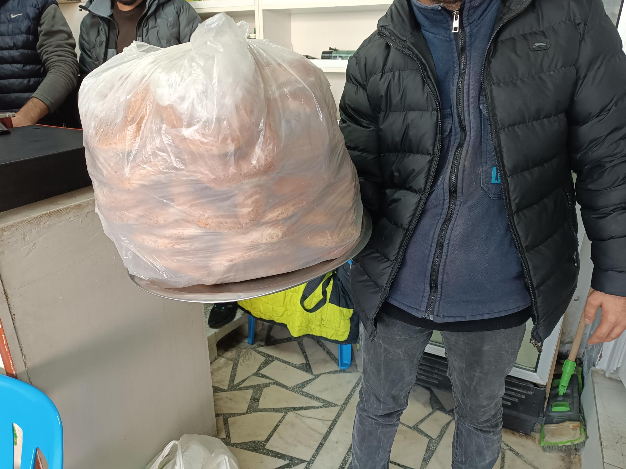 Kar altında ekmek mücadelesi