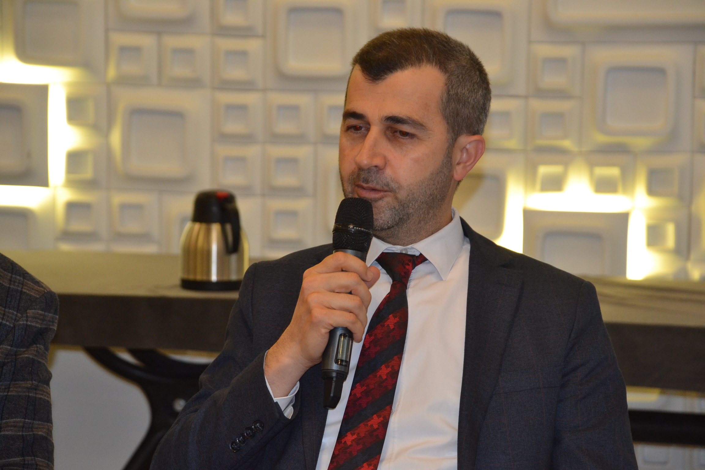 “Petrolcülük samanlıkta iğne aramak gibi”