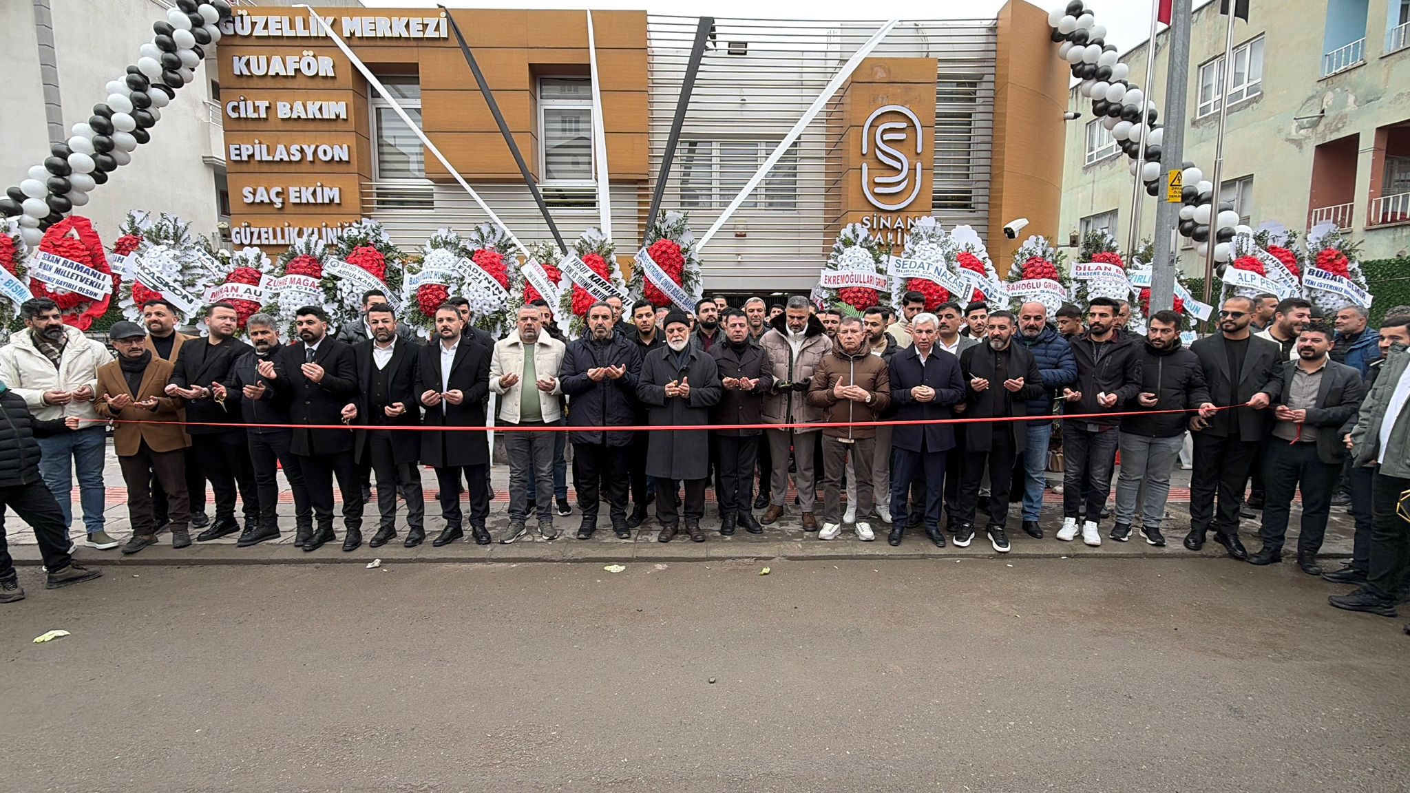 Sinan Salim Güzellik Merkezi dualarla açıldı