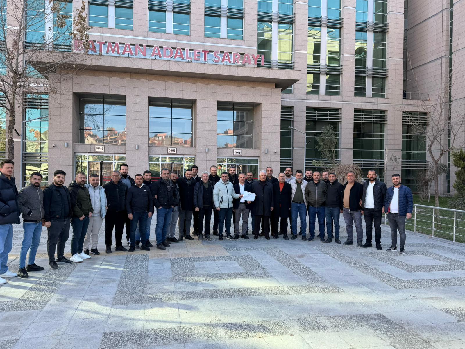 Tekin mazbatasını aldı