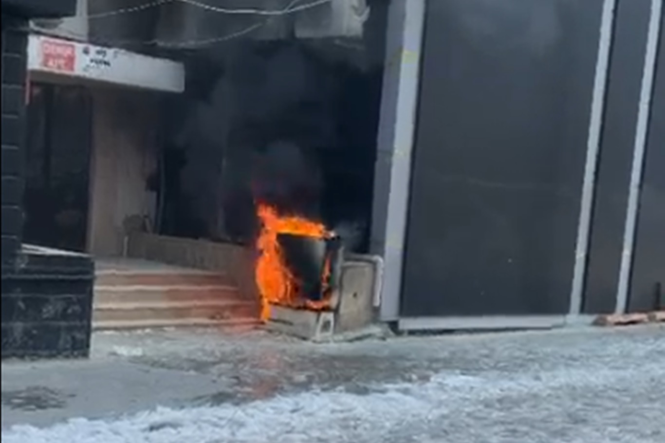 Yangın paniğe neden oldu