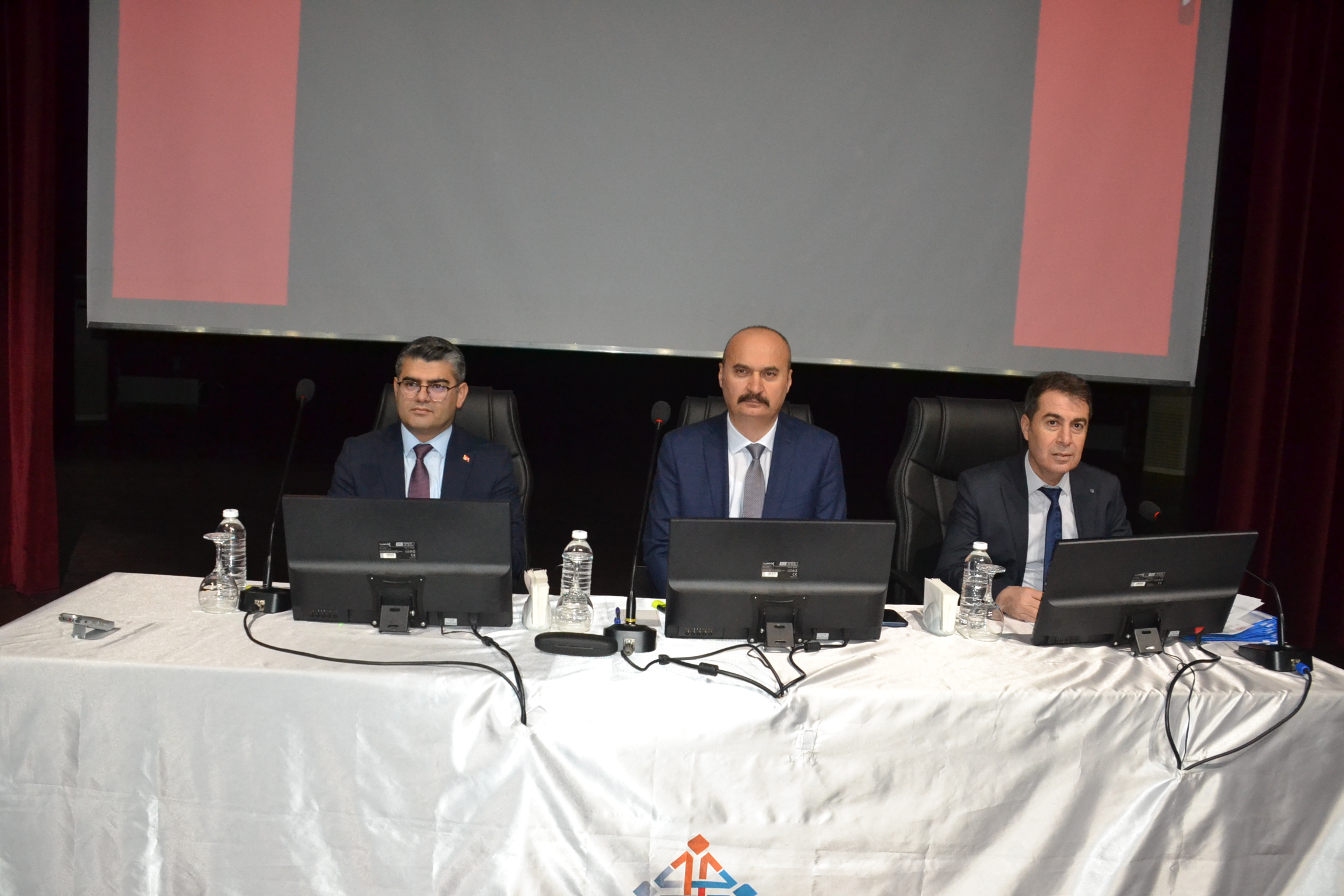 Yeni yılın projeleri değerlendirildi