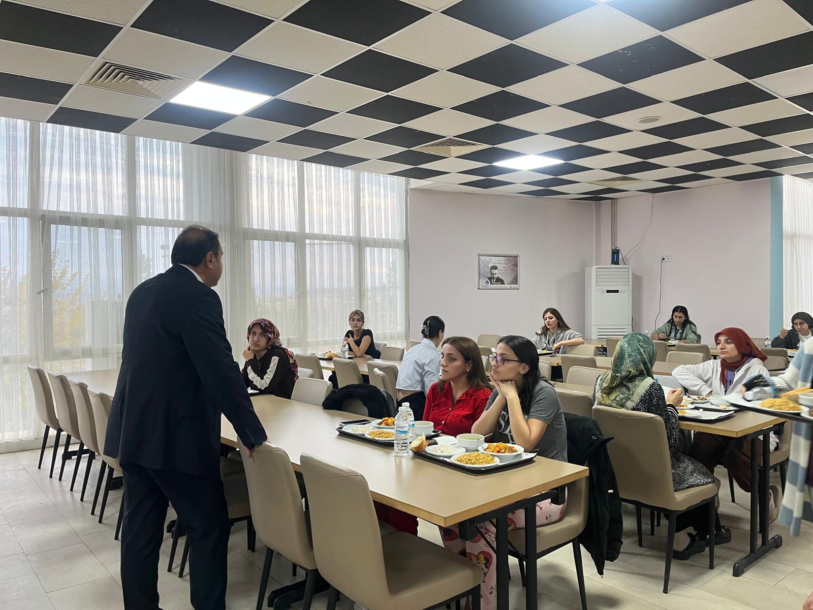 Yurt öğrencilerinin taleplerini dinlediler