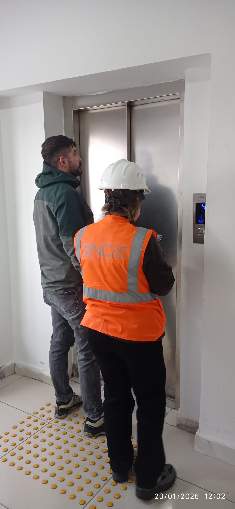 362 Riskli asansöre geçit verilmedi