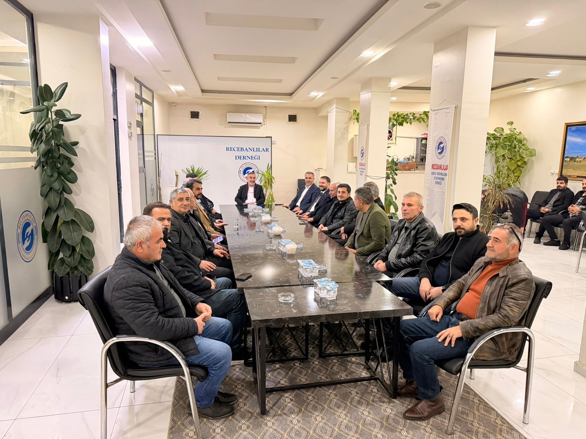 AK Parti’den Recebanlılara ziyaret