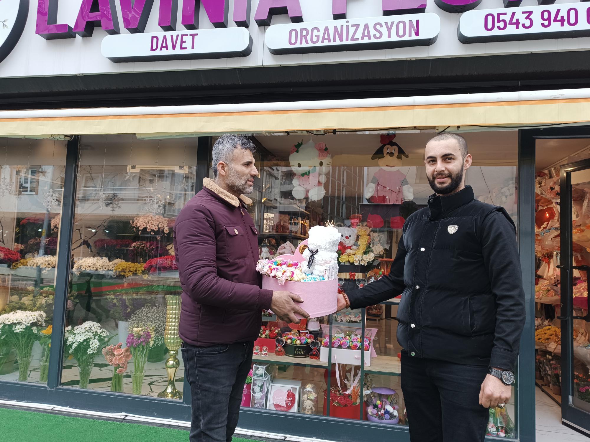 Çiçekçilerde ‘14 Şubat’ telaşı