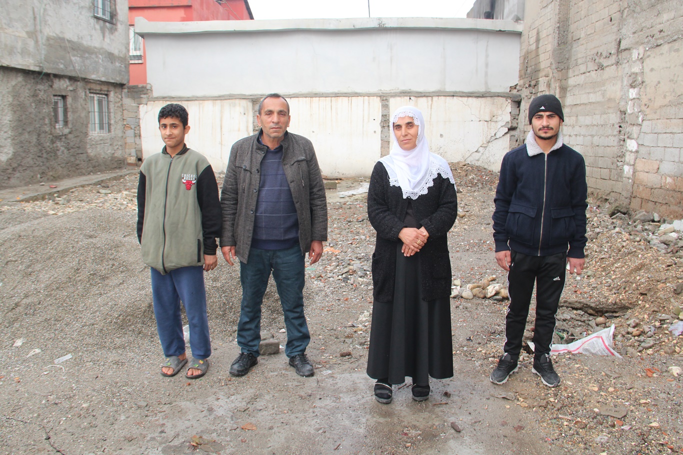 Depremzede aile ruhsat engeline takıldı