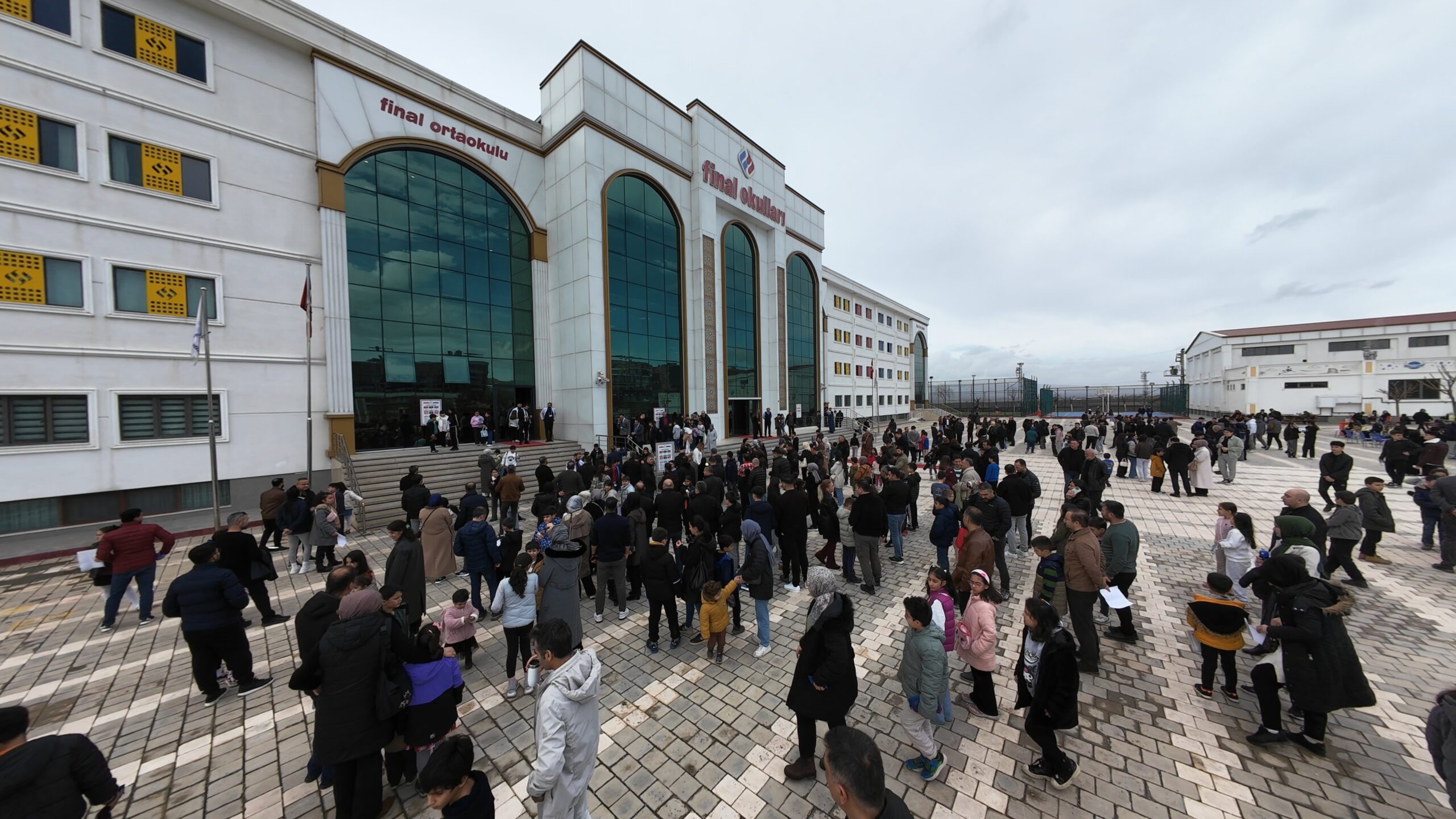 Final Okulları’nda bursluluk heyecanı