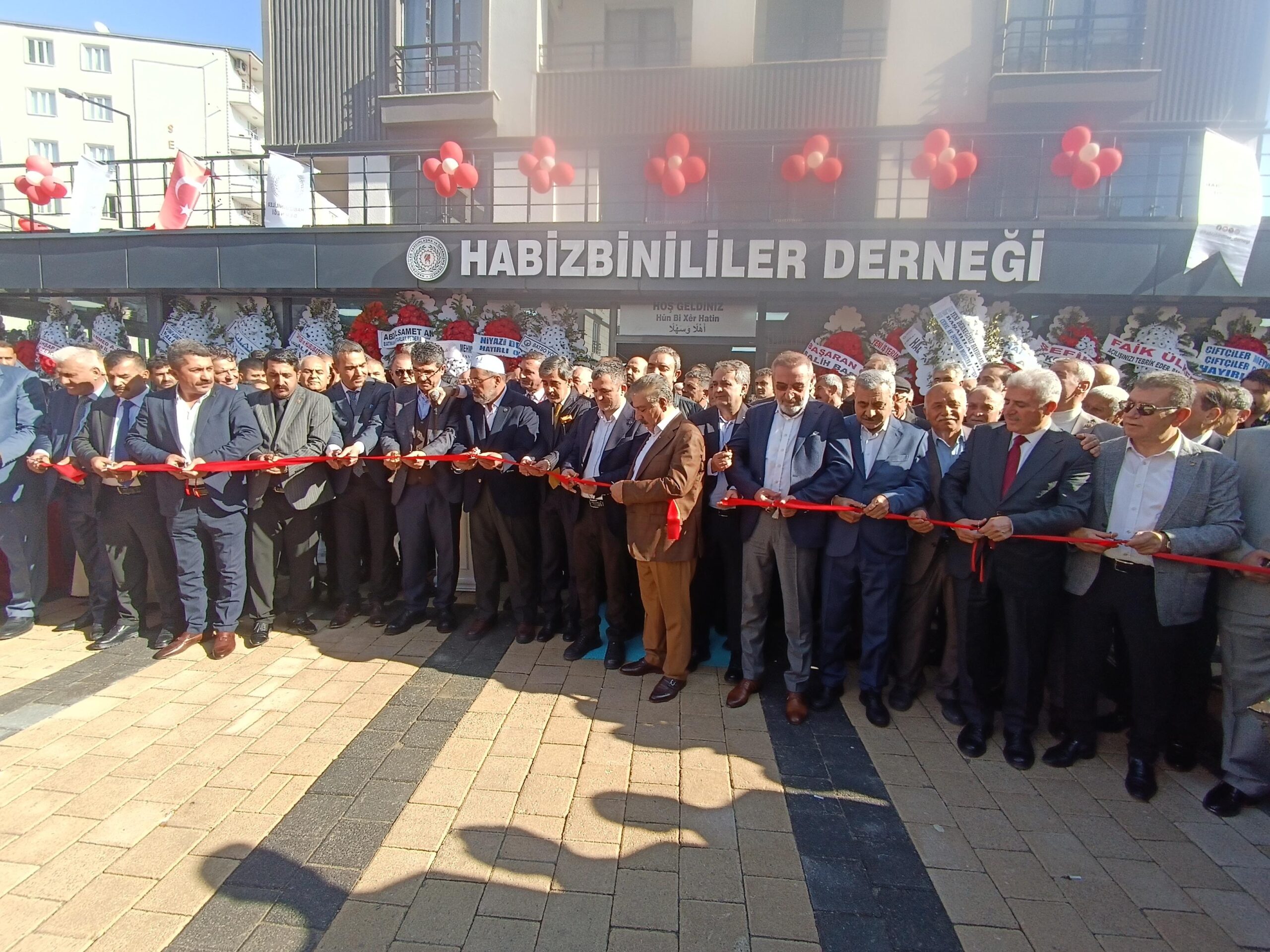 Habizbinililer Derneği kapılarını açtı
