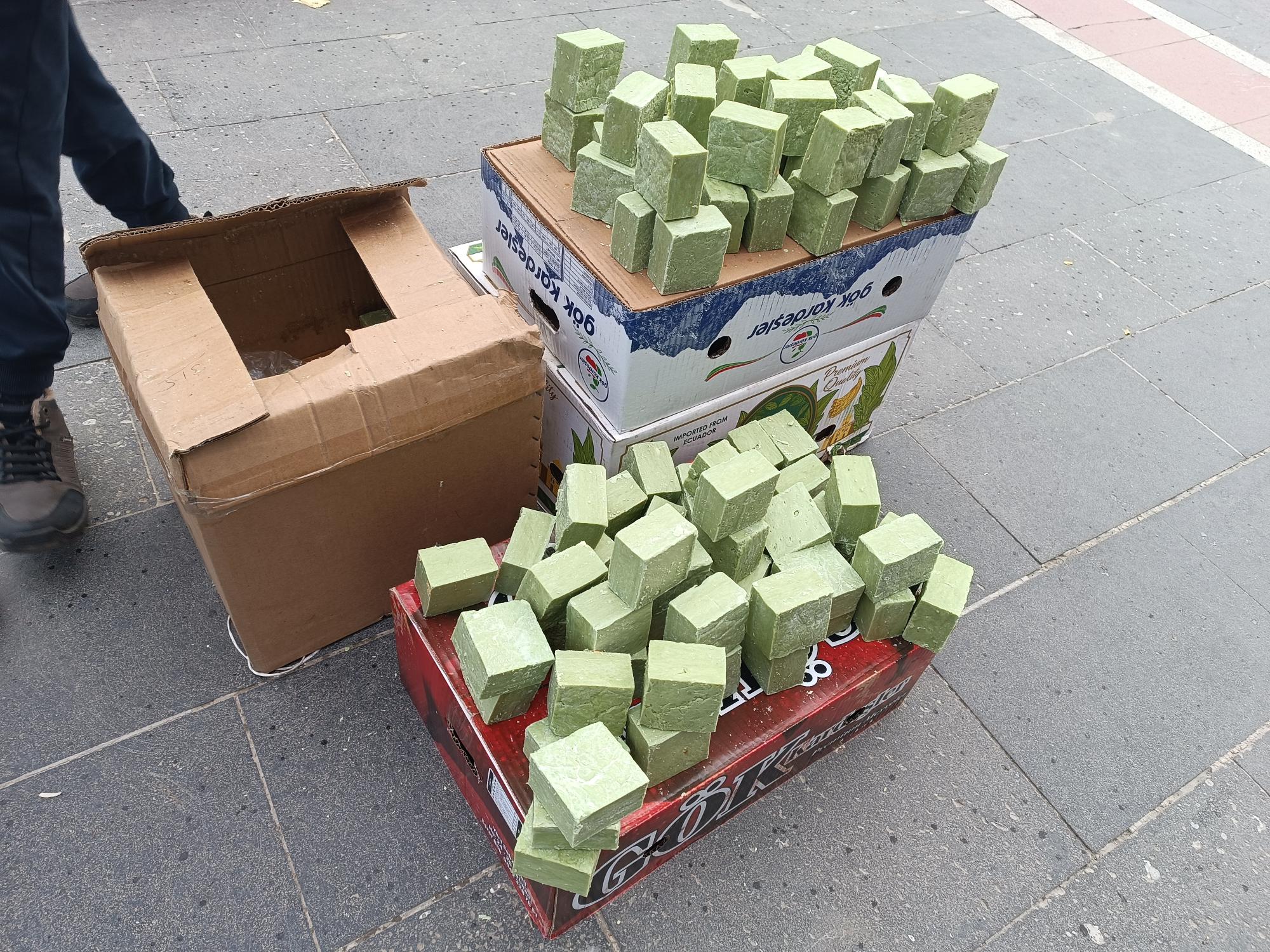 Kendisi üretip satıyor