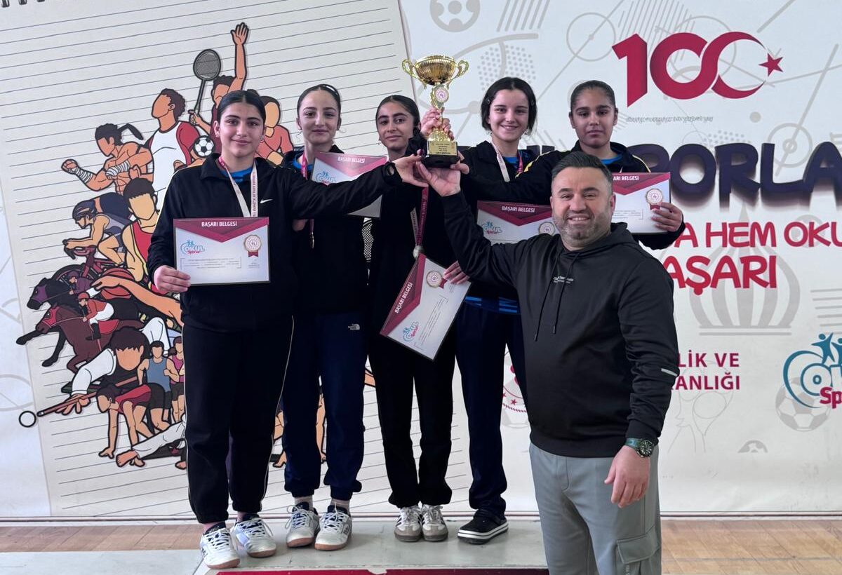 Masa tenisinde Spor Lisesi fırtınası