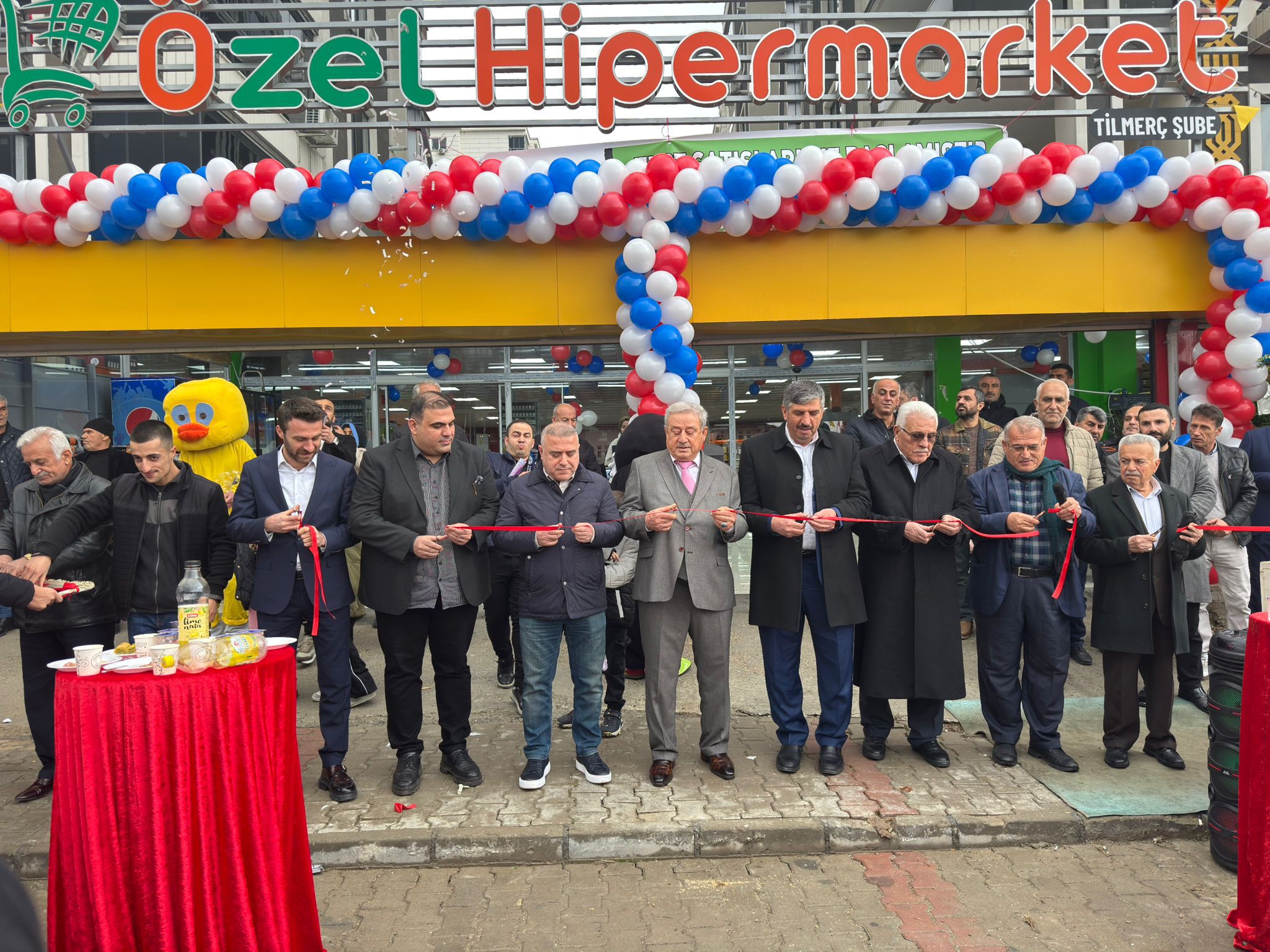 Özeller Hipermarket’ten yeni yatırım