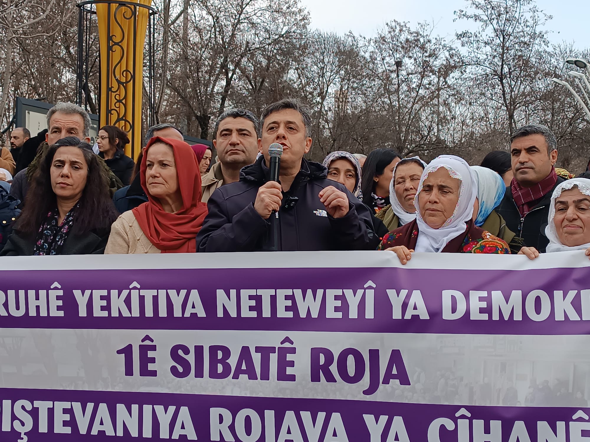 “Çözüm savaşta değil, diyalogda”