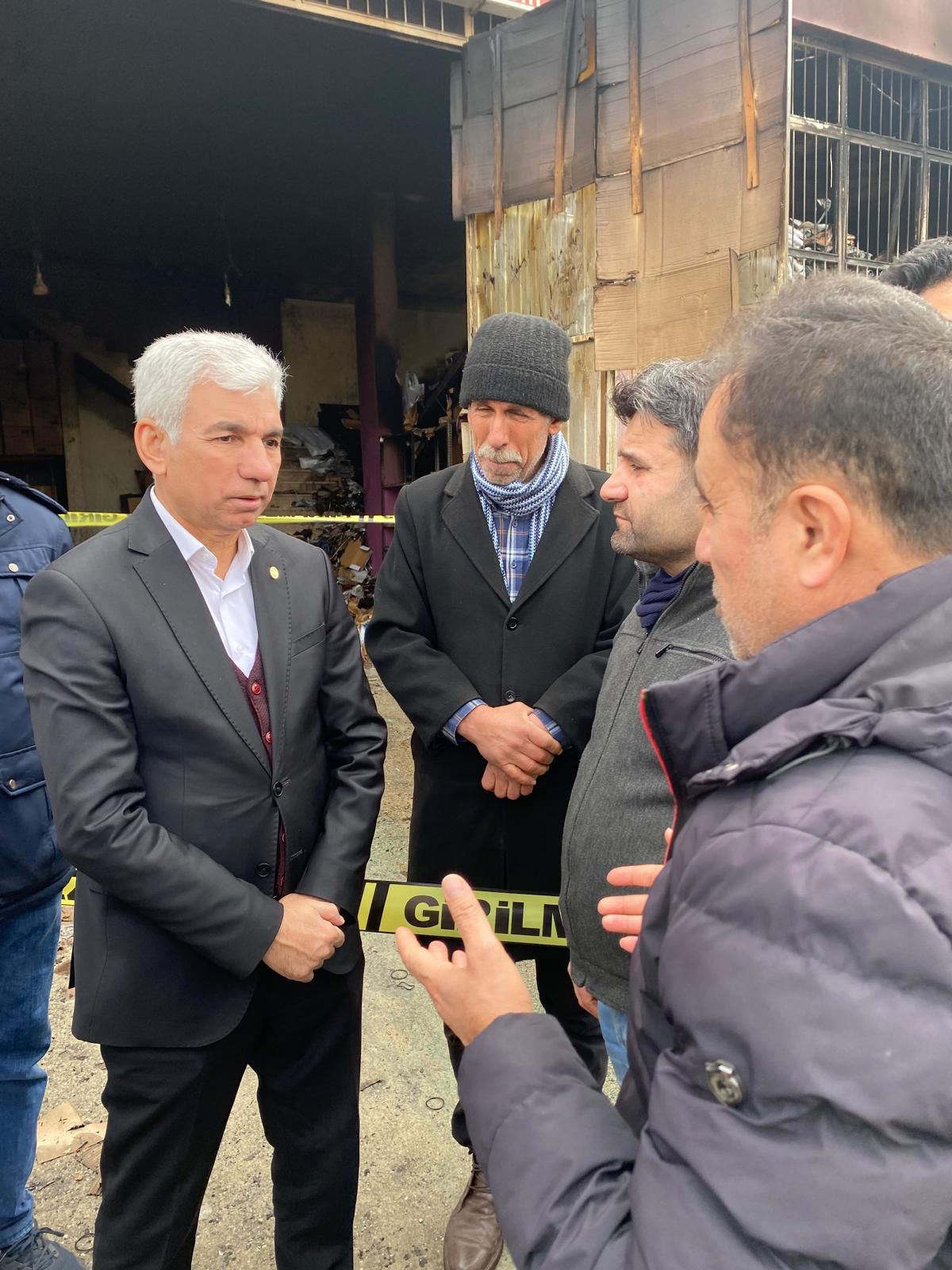 Yangın sonrası esnafa moral ziyareti