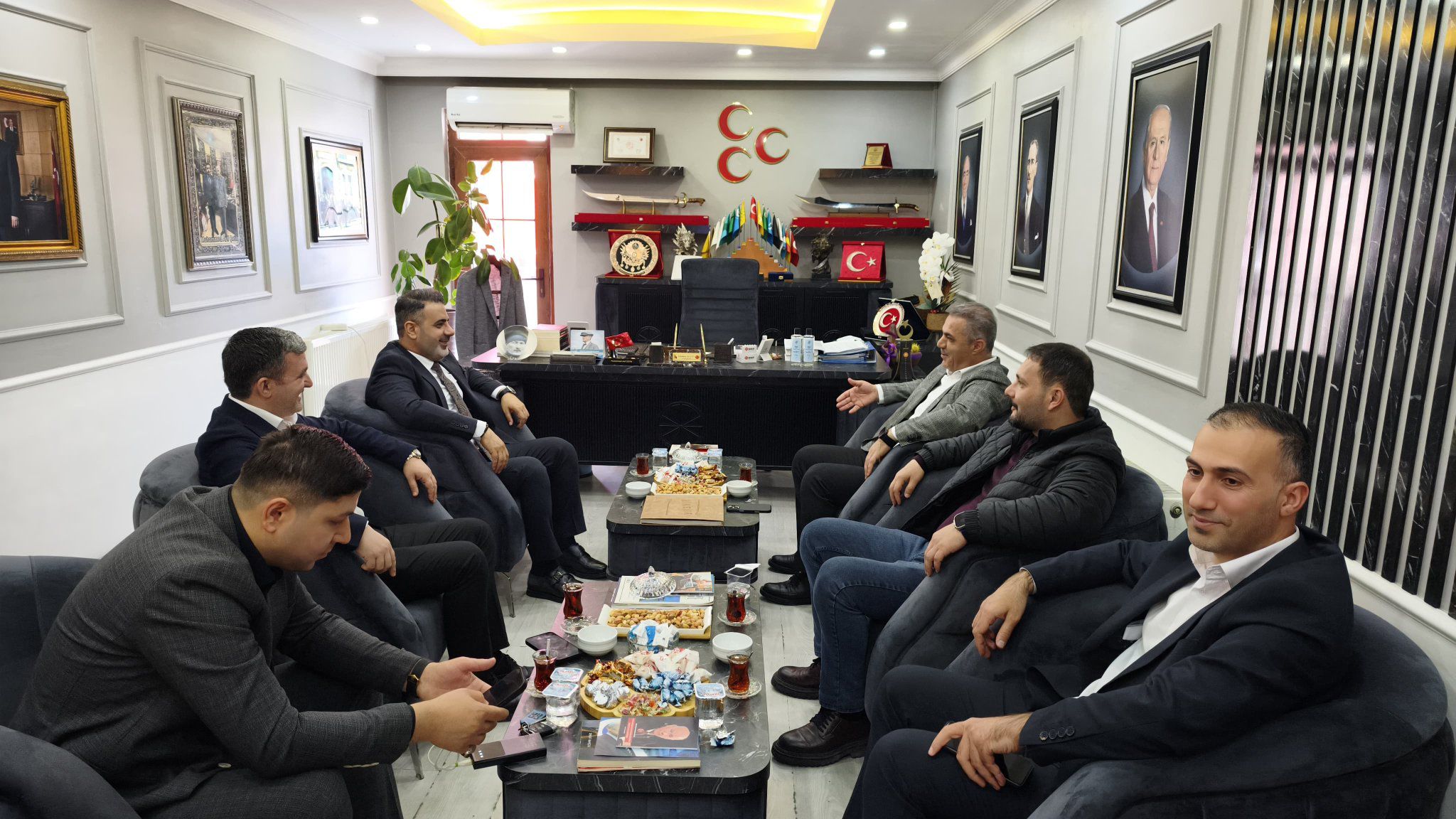 AK Parti’den MHP’ye bayram ziyareti