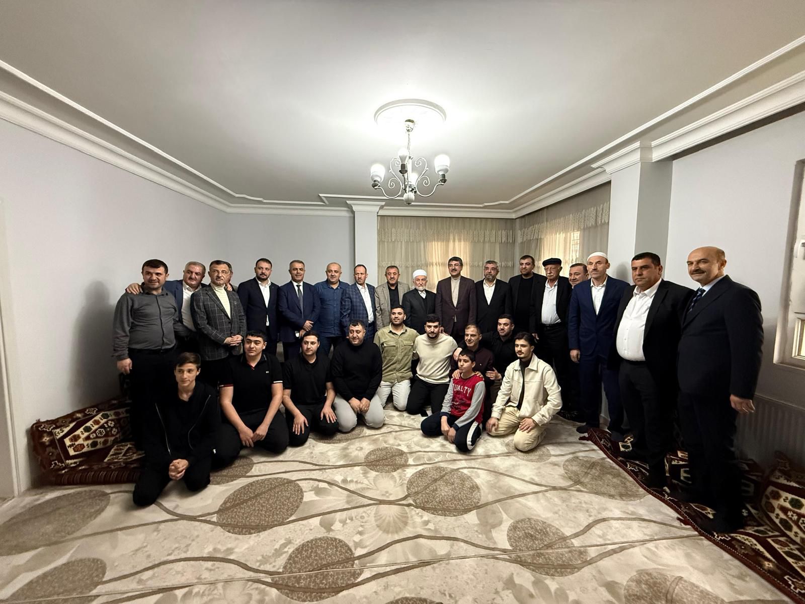 AK Parti’den hane hane bayram ziyareti