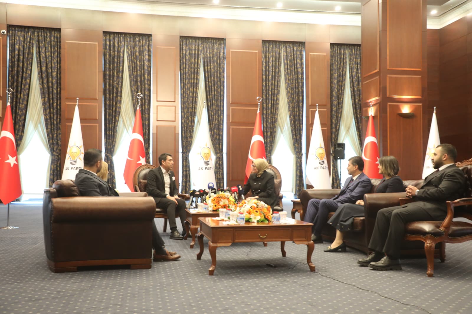 Anavatan’dan tüm partilere ziyaret