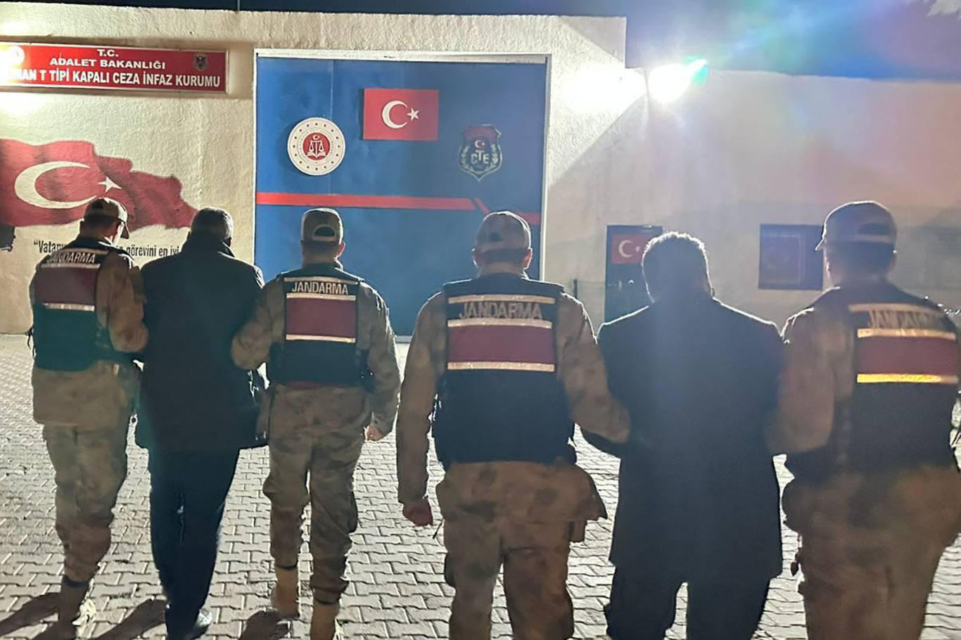 Aranan hükümlüler tek tek yakalanıyor