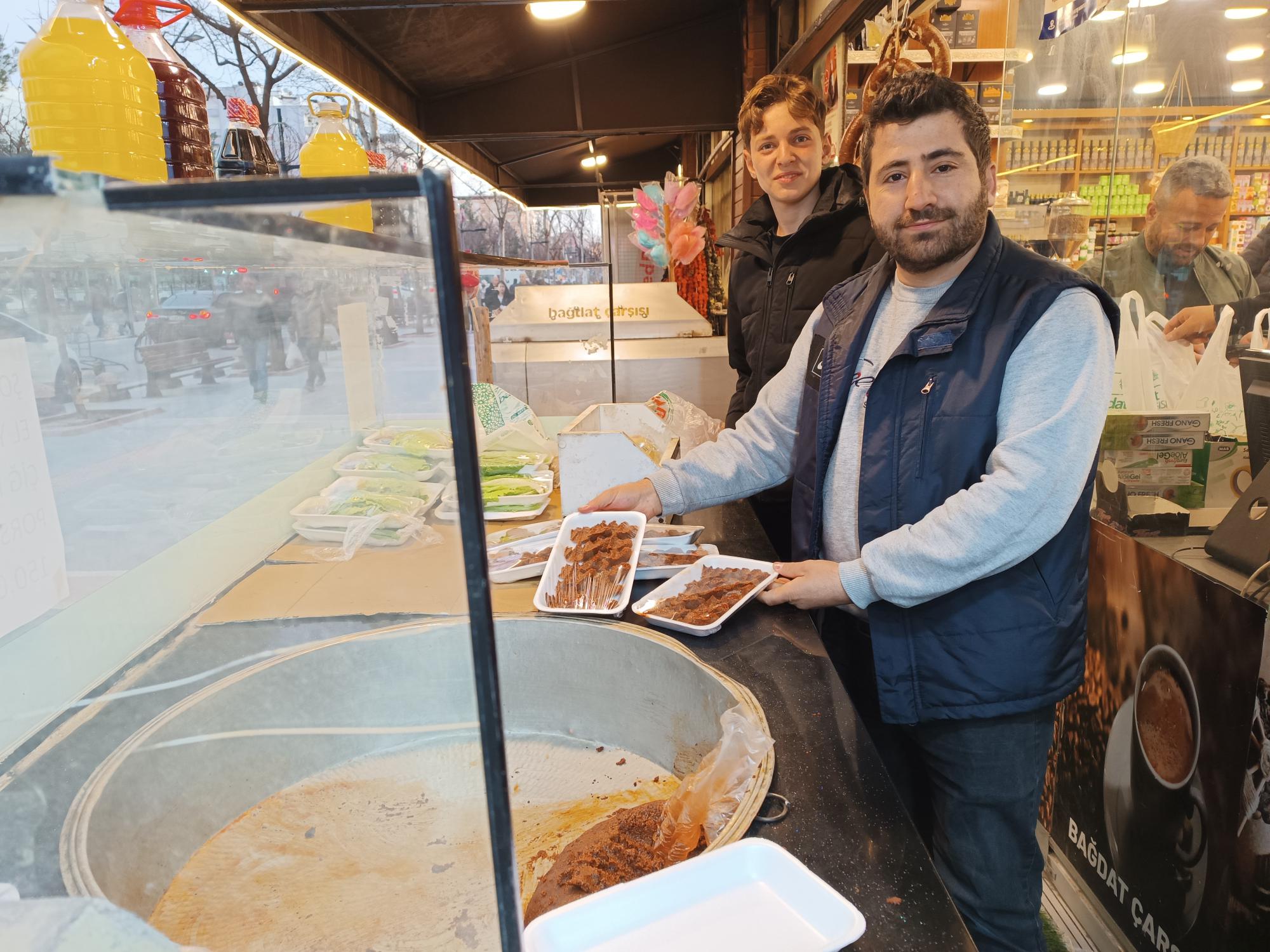 ‘Bağdat’ çiğköftesine yoğun ilgi