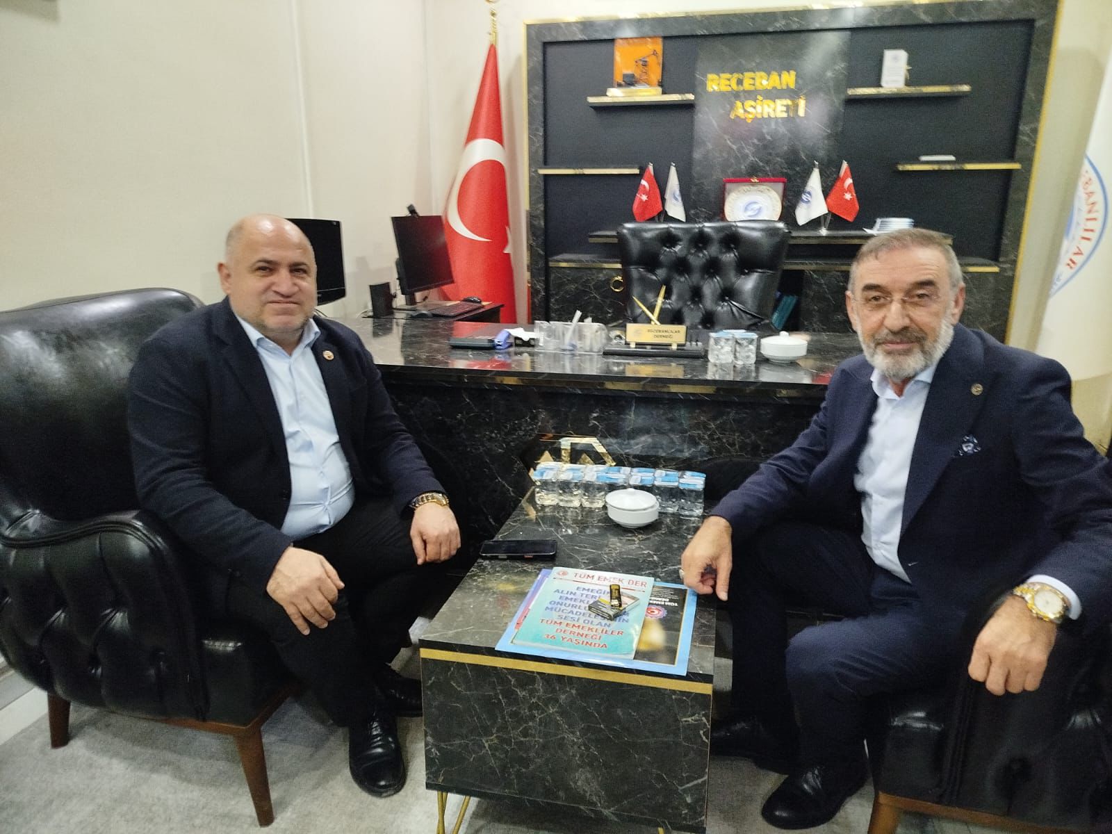 CHP’li Akın’dan memlekette yoğun mesai