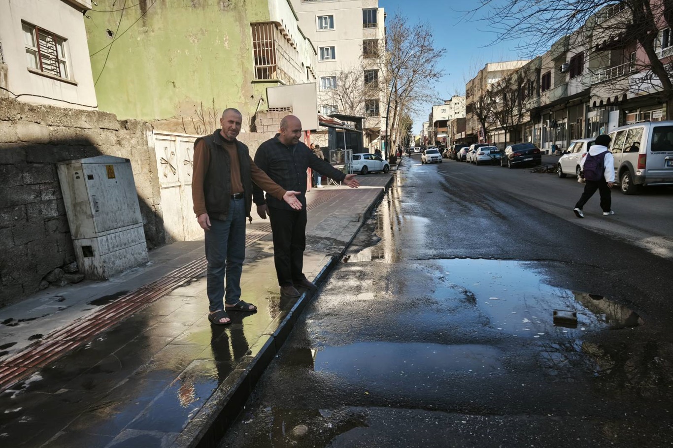 Cadde üzerindeki çukur tepki topladı