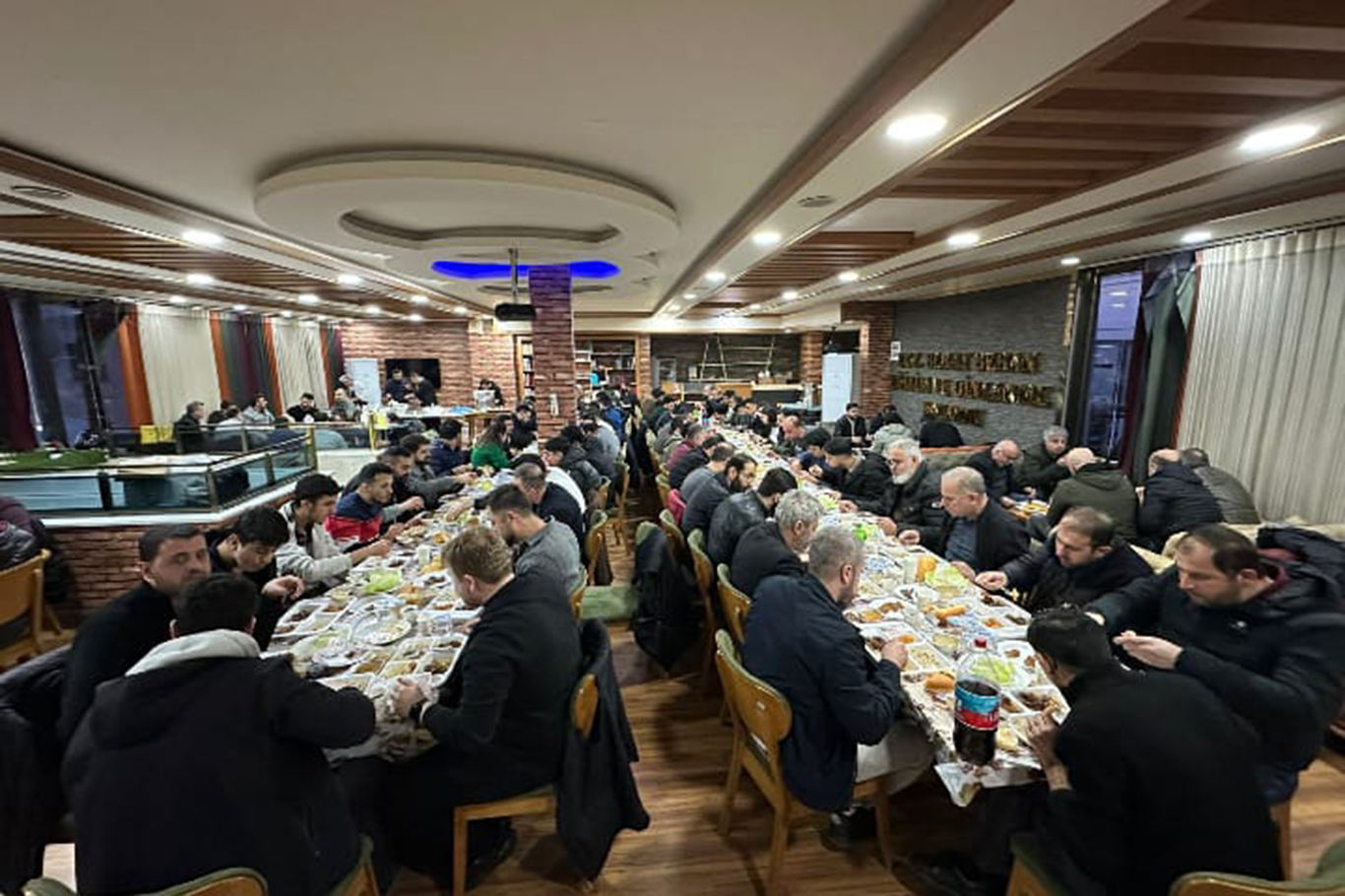 Eczane teknisyenleri iftarda buluştu