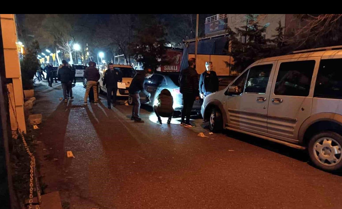GENÇLERİN TARTIŞMASI KANLI BİTTİ