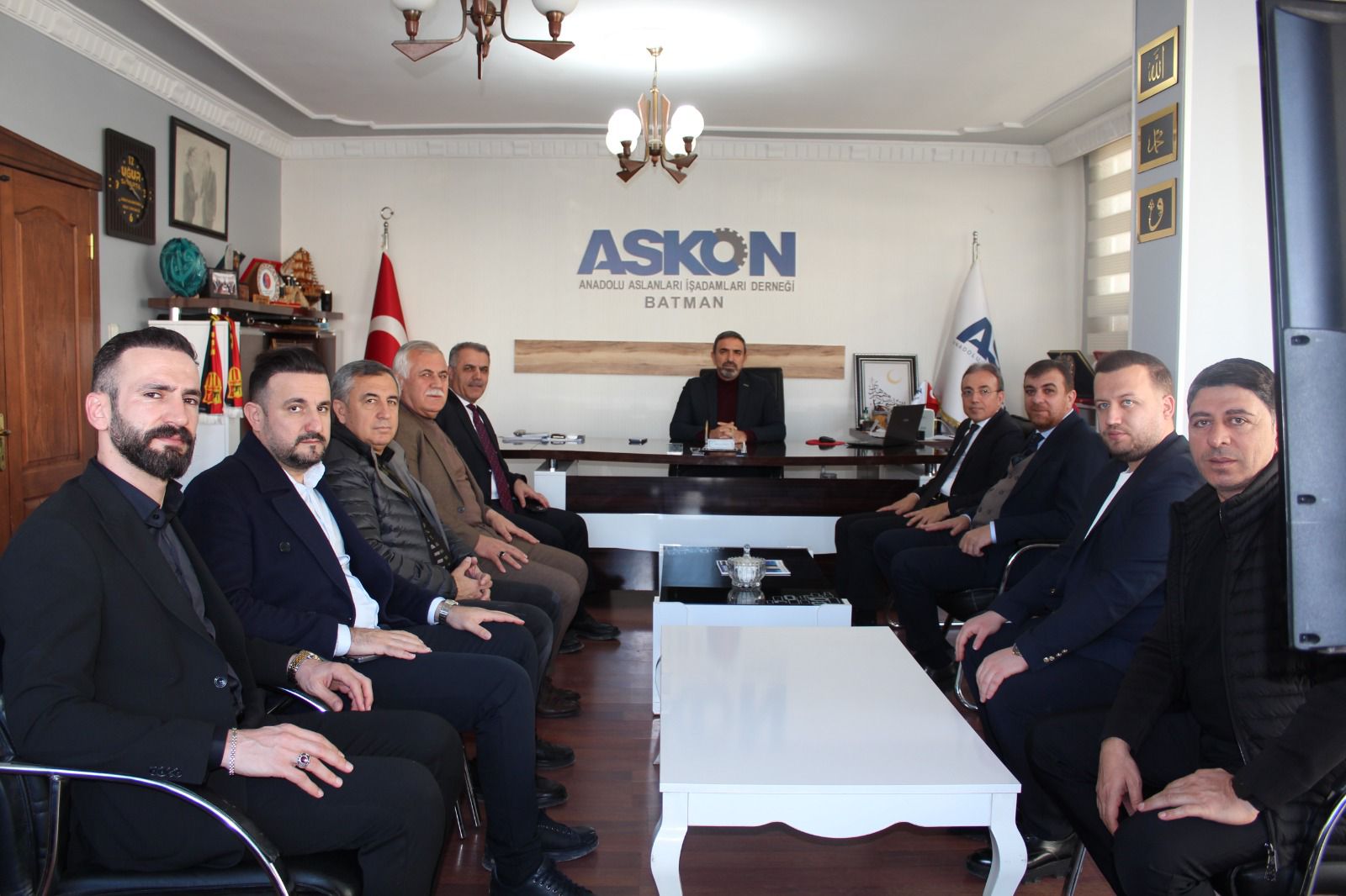 İş dünyasıyla güç birliği