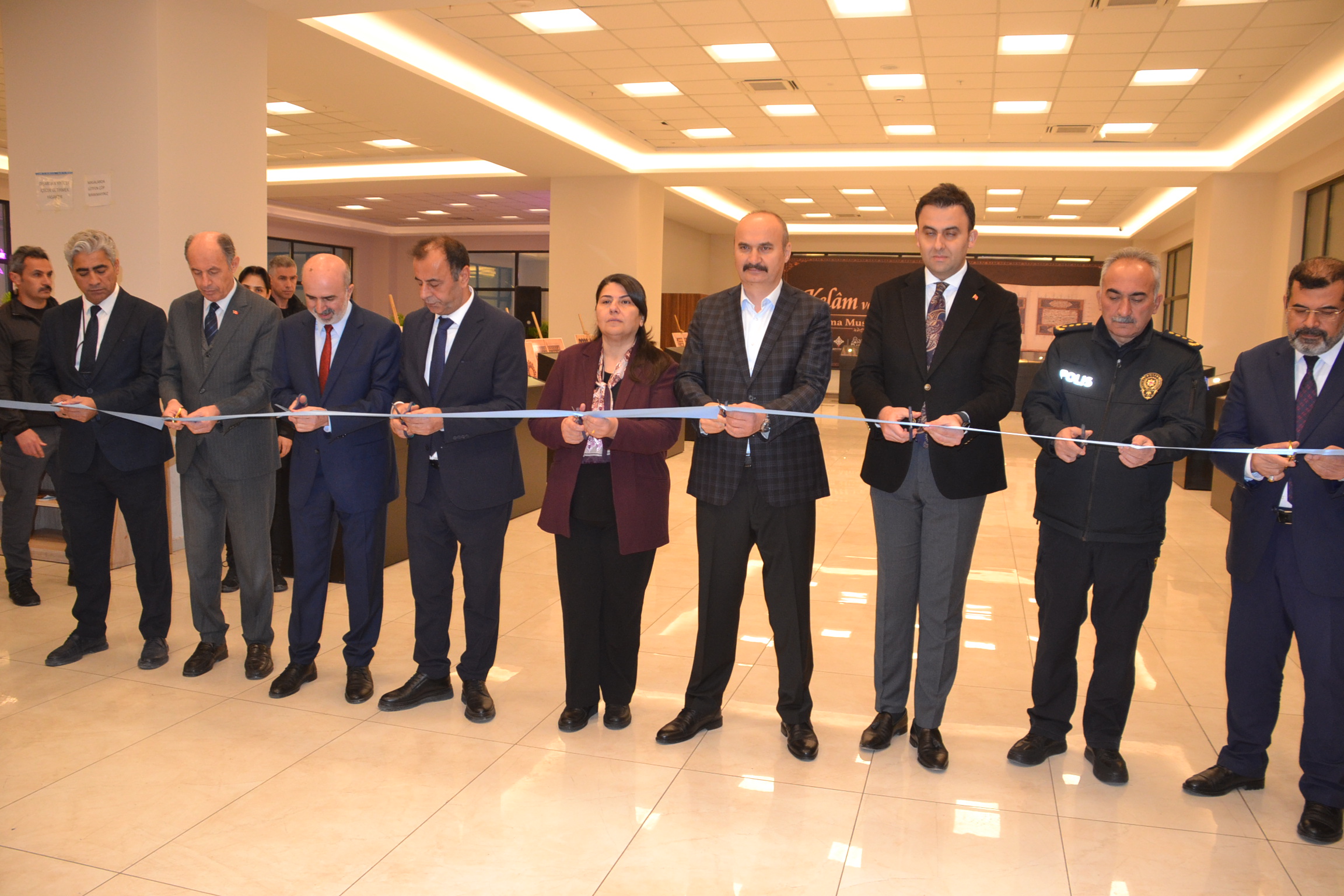 Kelam ve kalem yazma mushaf sergisi açıldı
