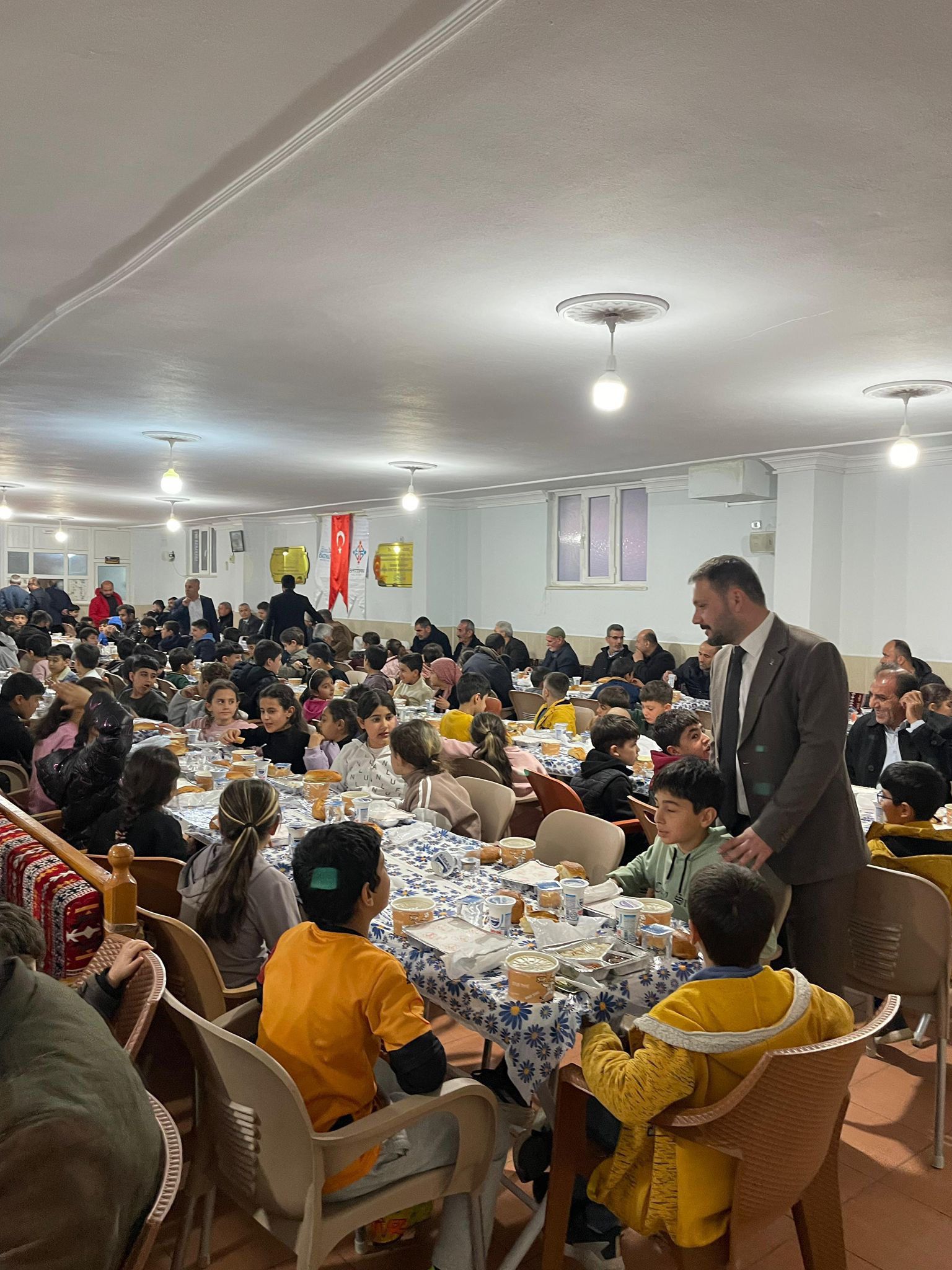 Körük mahallesinde birlik sofrası