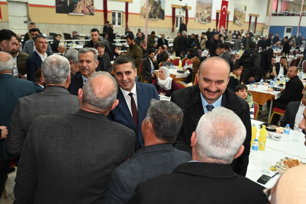 Kozluk’ta vatandaşlarla iftarda buluştu