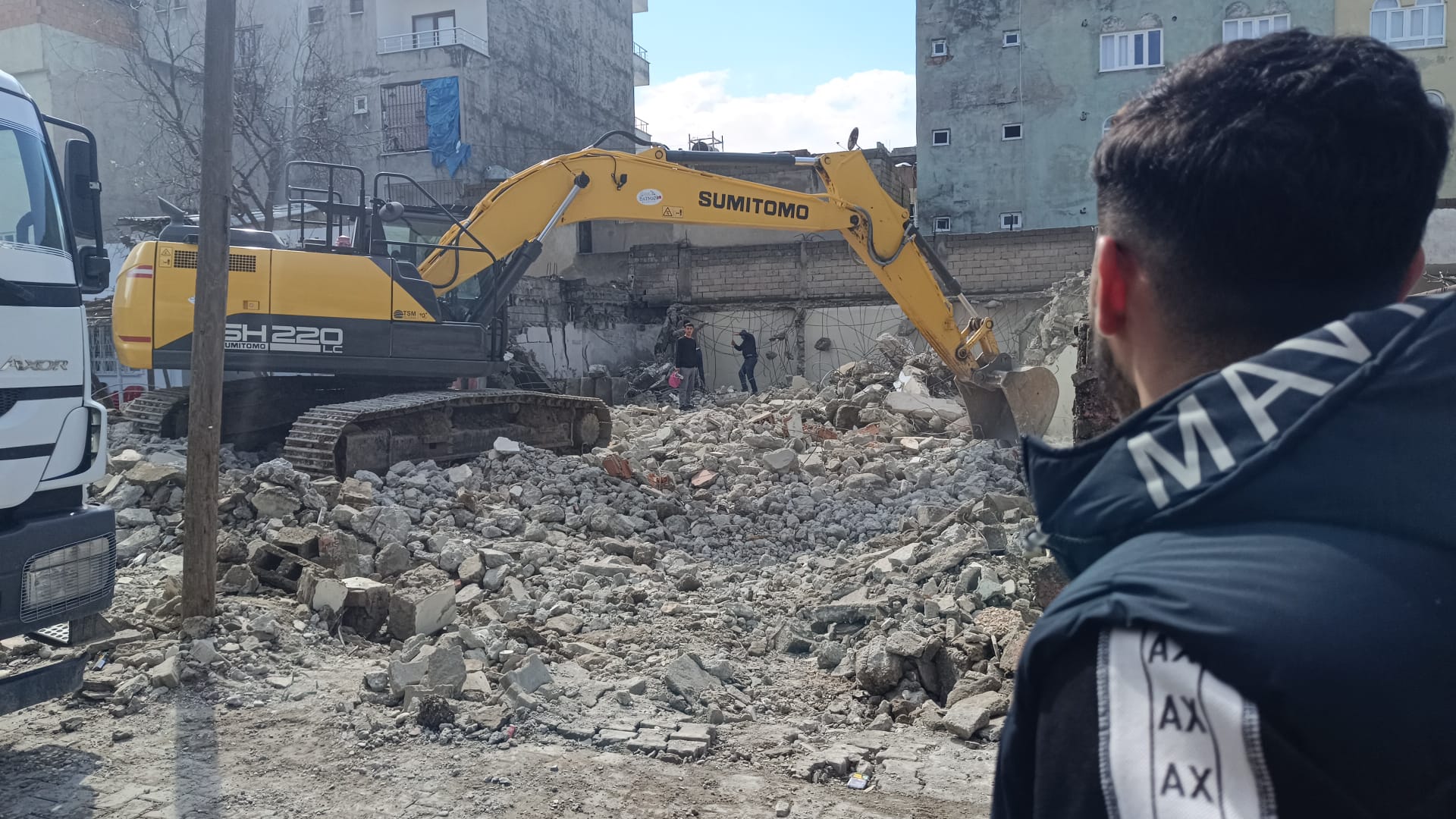 Metruk binalara neşter