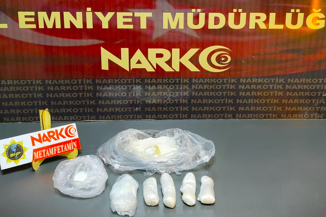 Otel odasına narkotik baskını