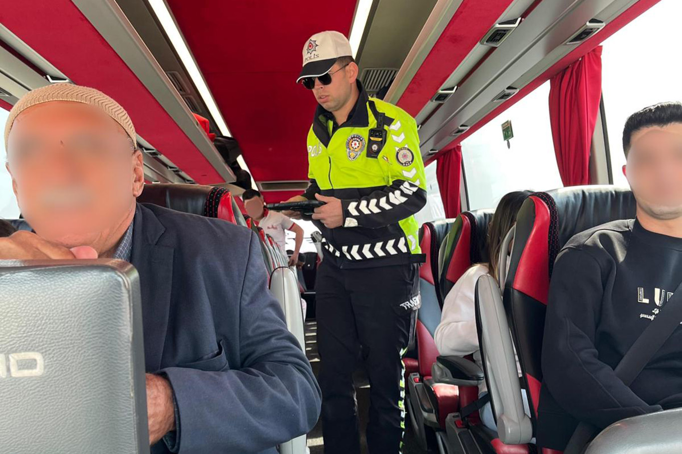 Otobüslerde emniyet kemeri denetimi