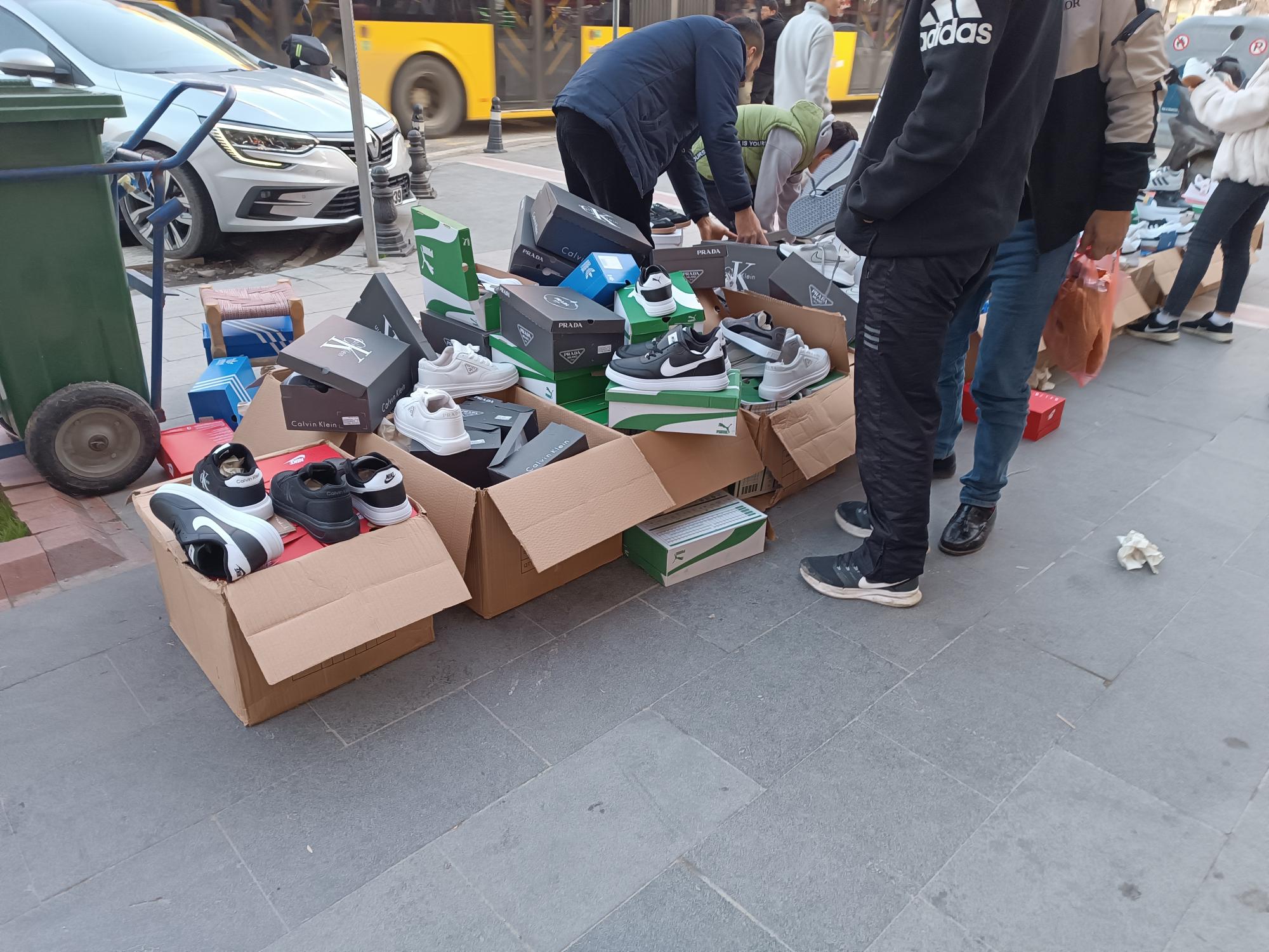 Uygun fiyatlı ayakkabılara yoğun ilgi
