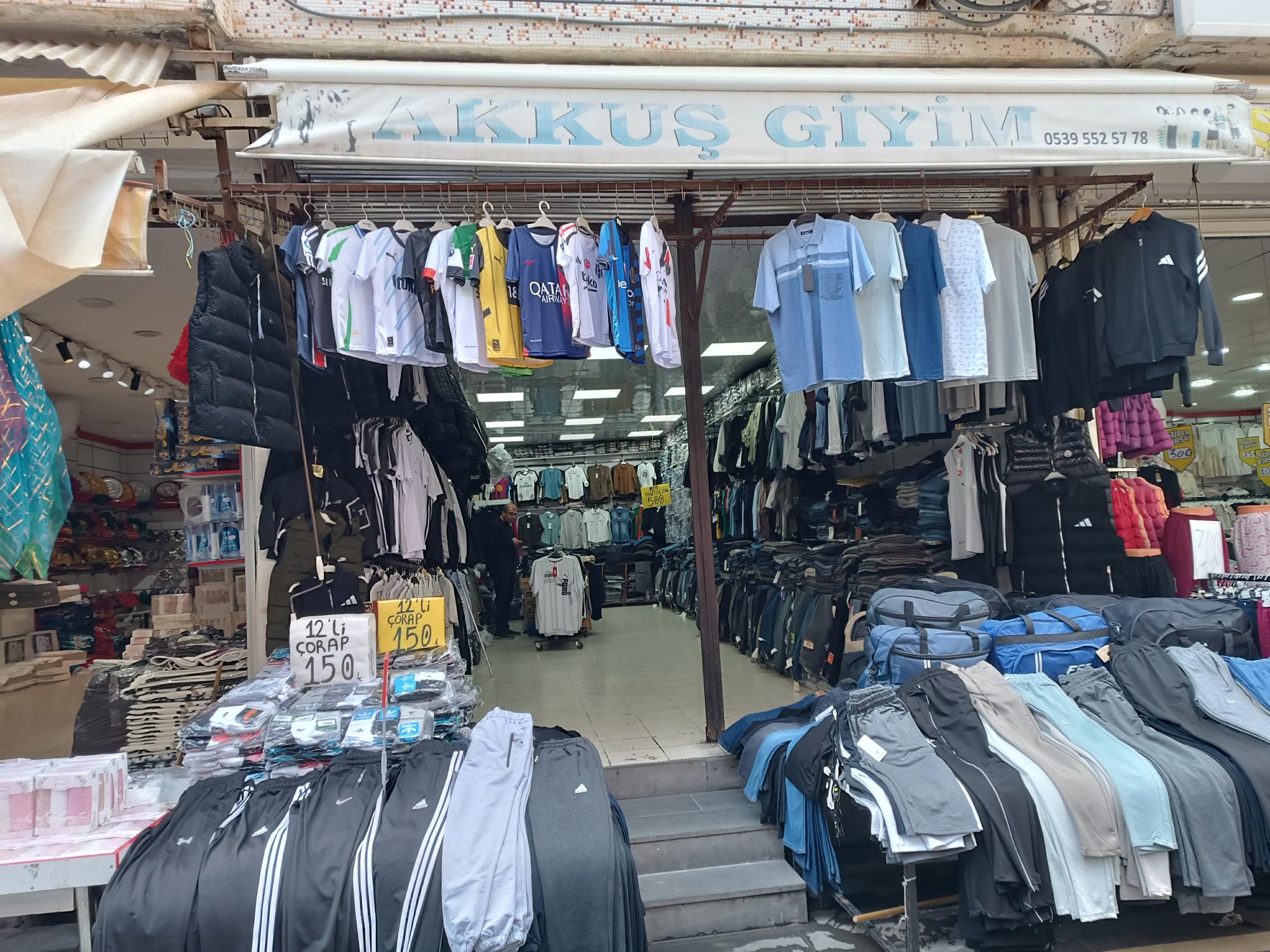 Baba mesleğini yaşatan mağaza