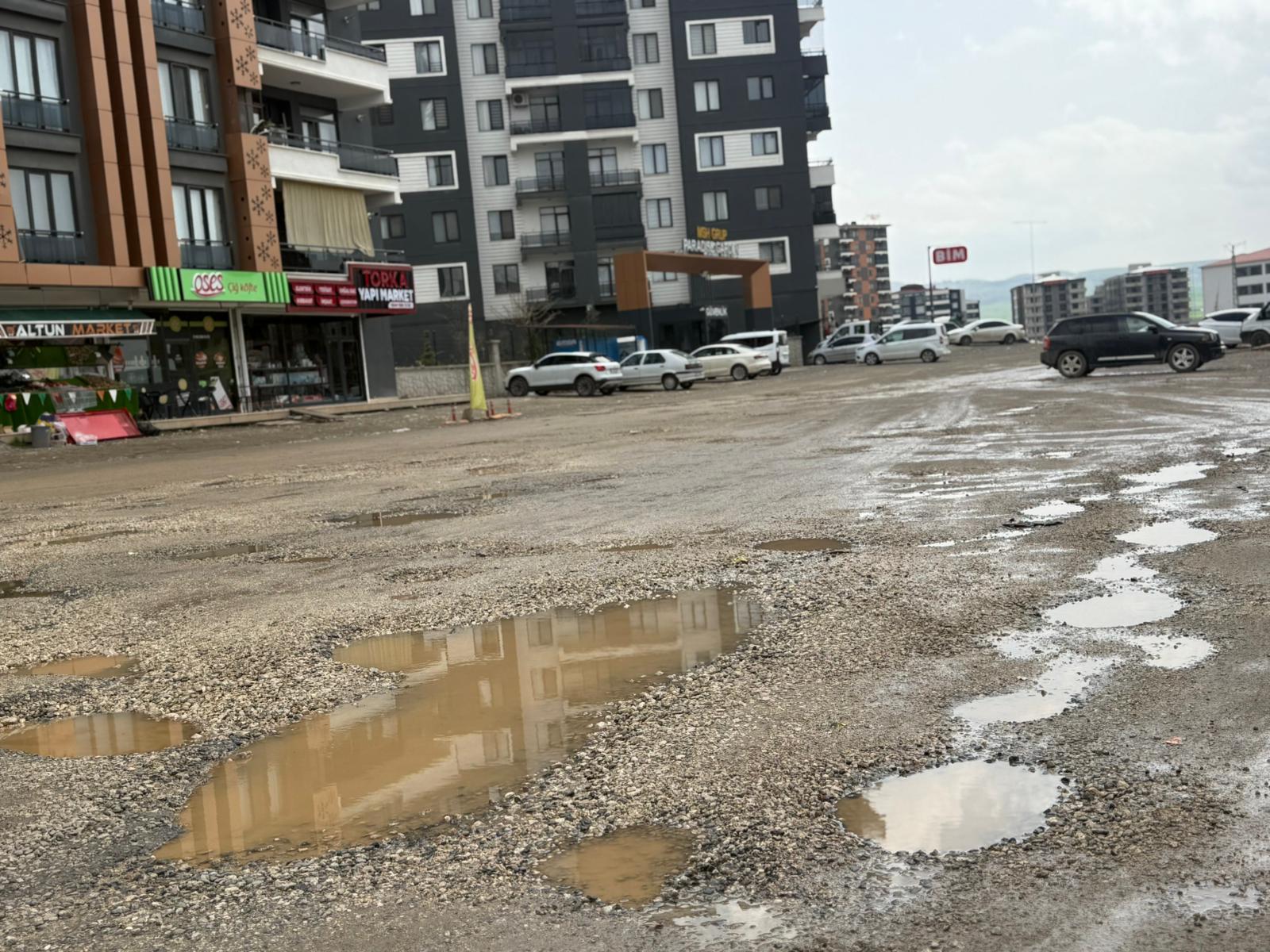 Çukurlu sokak sorunu çözülüyor