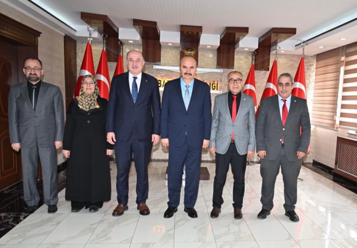 Din-Bir-Sen’den Vali Canalp’e ziyaret