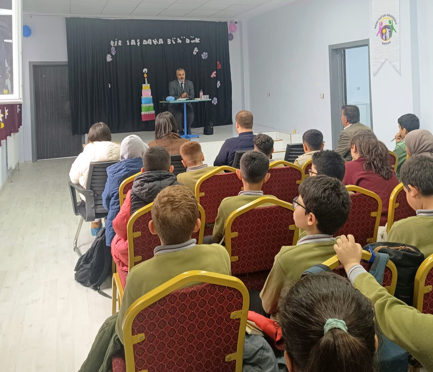 Gençlere ‘doğru arkadaşlık’ dersi