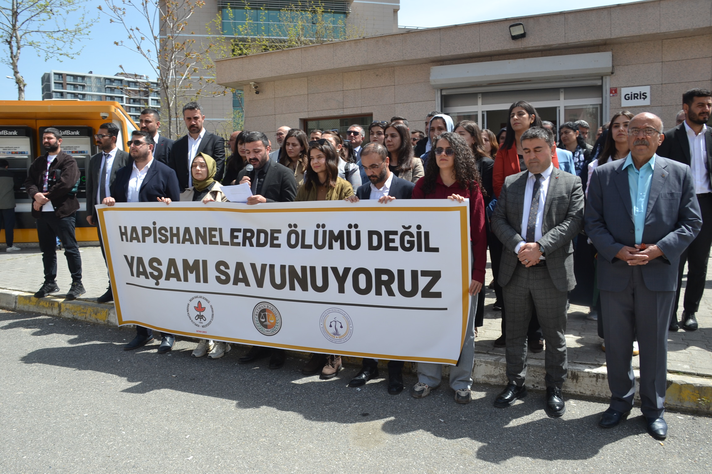 “Şüpheli ölümler endişe veriyor”