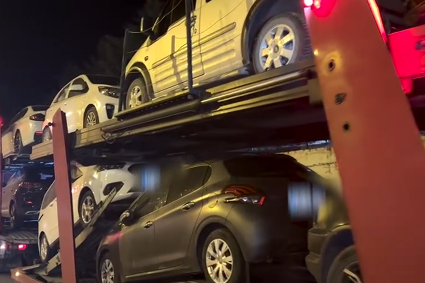 Taşınan otomobilden uyuşturucu çıktı